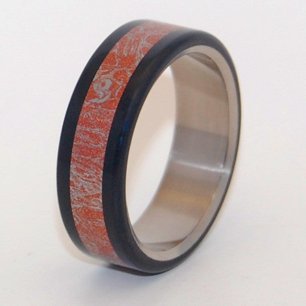 Akita features a center inlay of Red Silver M3 Mokume, bookended by Black resin. Flat edges